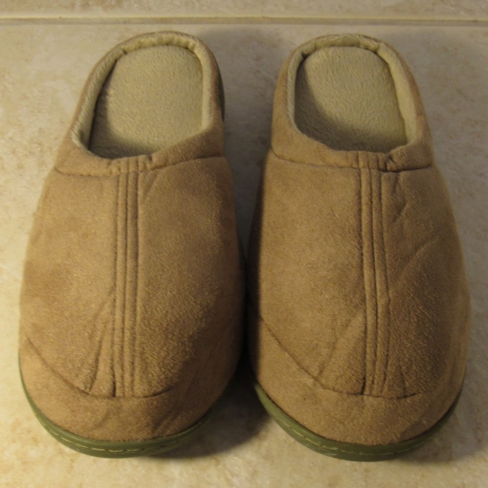Slippers - Picture 2 of 3